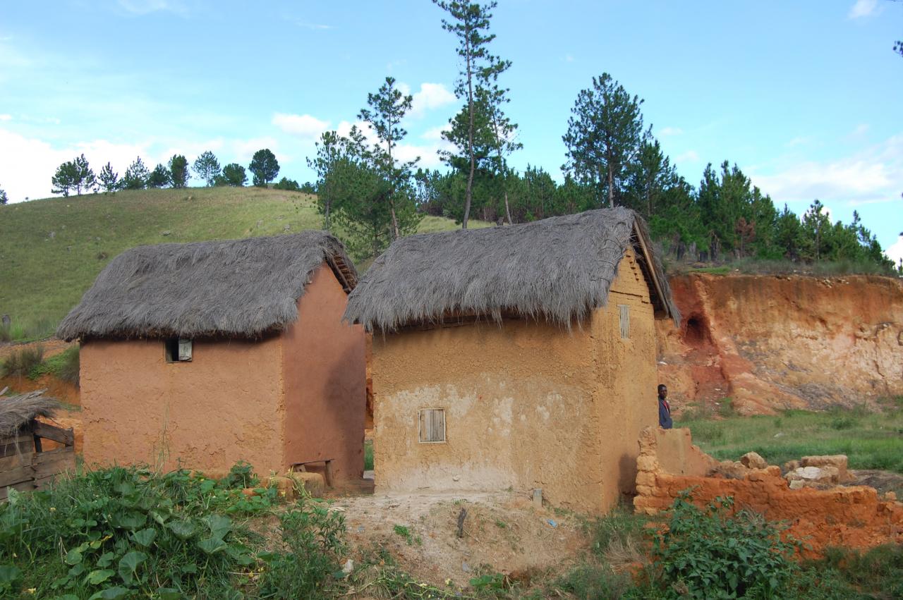 maisons en pisé vers Ambositra